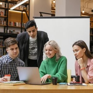 entrepreneurs-meeting-office